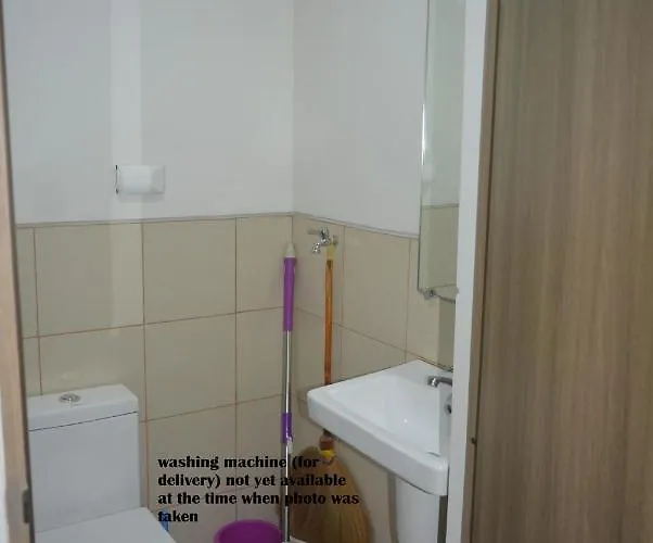 Paranaque Sm-sucat Field Res. Bldg 5, 2/f, 2br With Balcony *