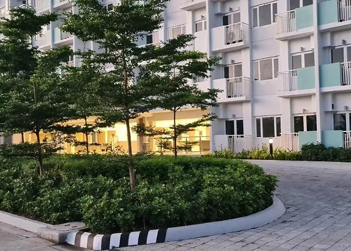 Apartment Paranaque Sm-sucat Field Res. Bldg 5, 2/f, 2br With Balcony *